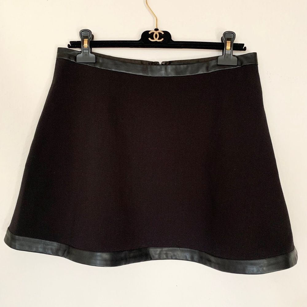 Leatherette trim mini skirt